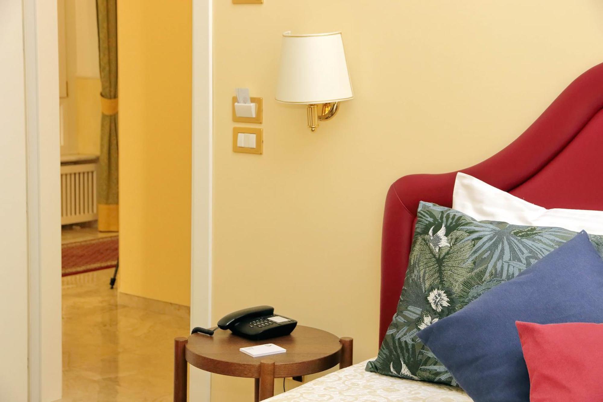 Fancy Guesthouse Vatican Рим Экстерьер фото