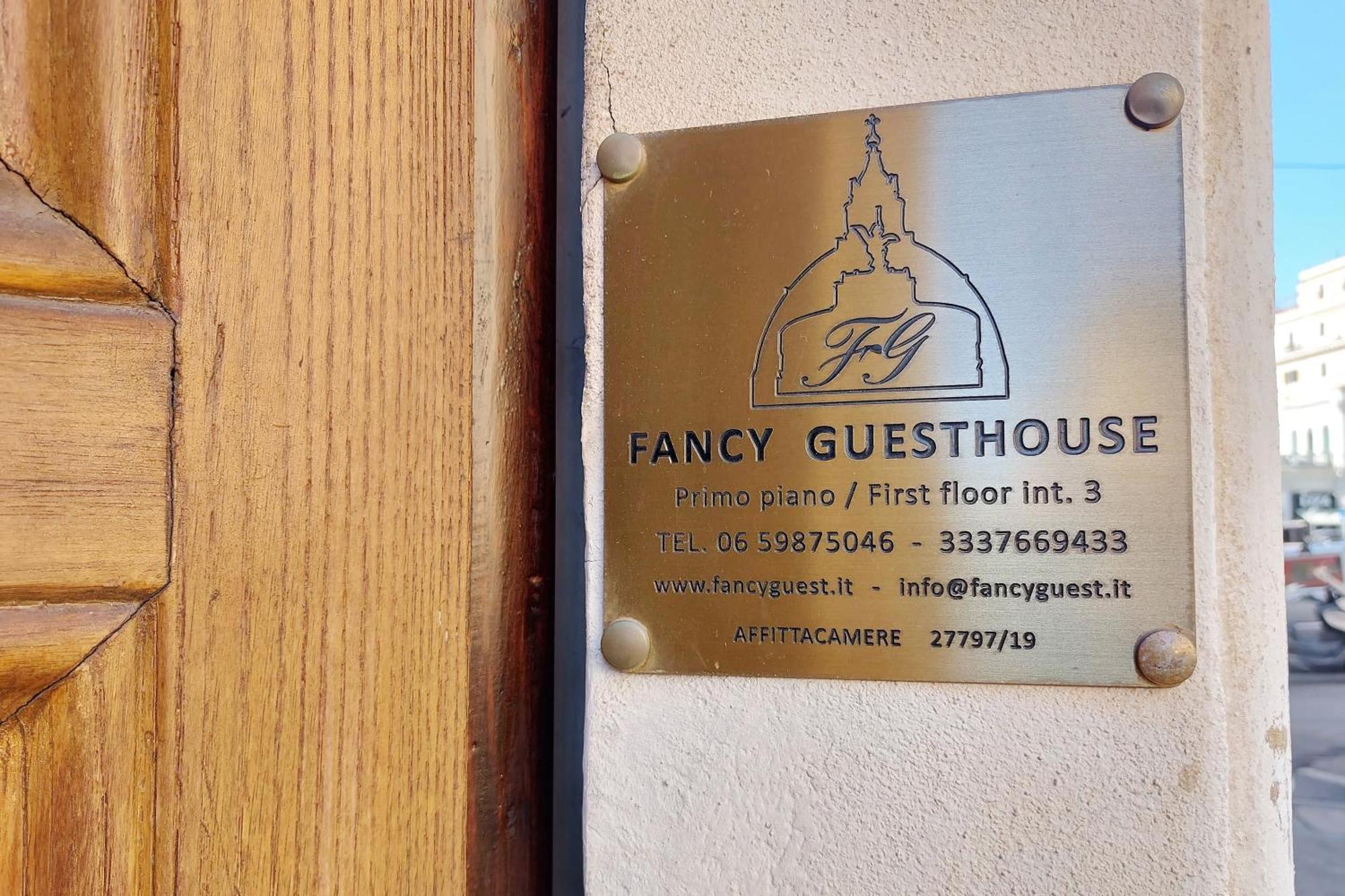 Fancy Guesthouse Vatican Рим Экстерьер фото